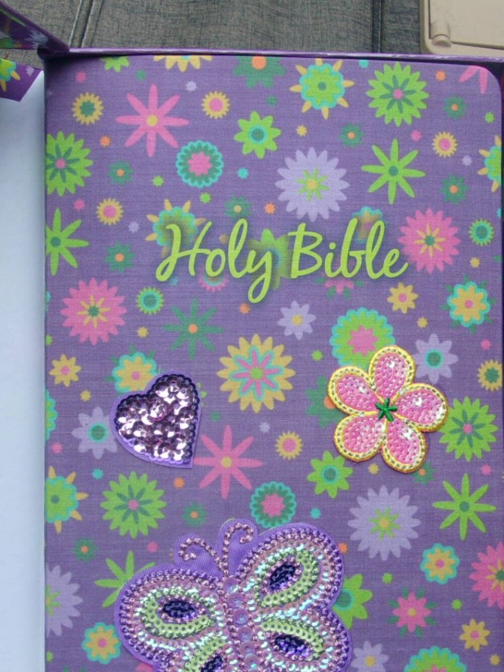 Beautiful Holy Bible In Attractive Box NEW - Picture 5 of 6